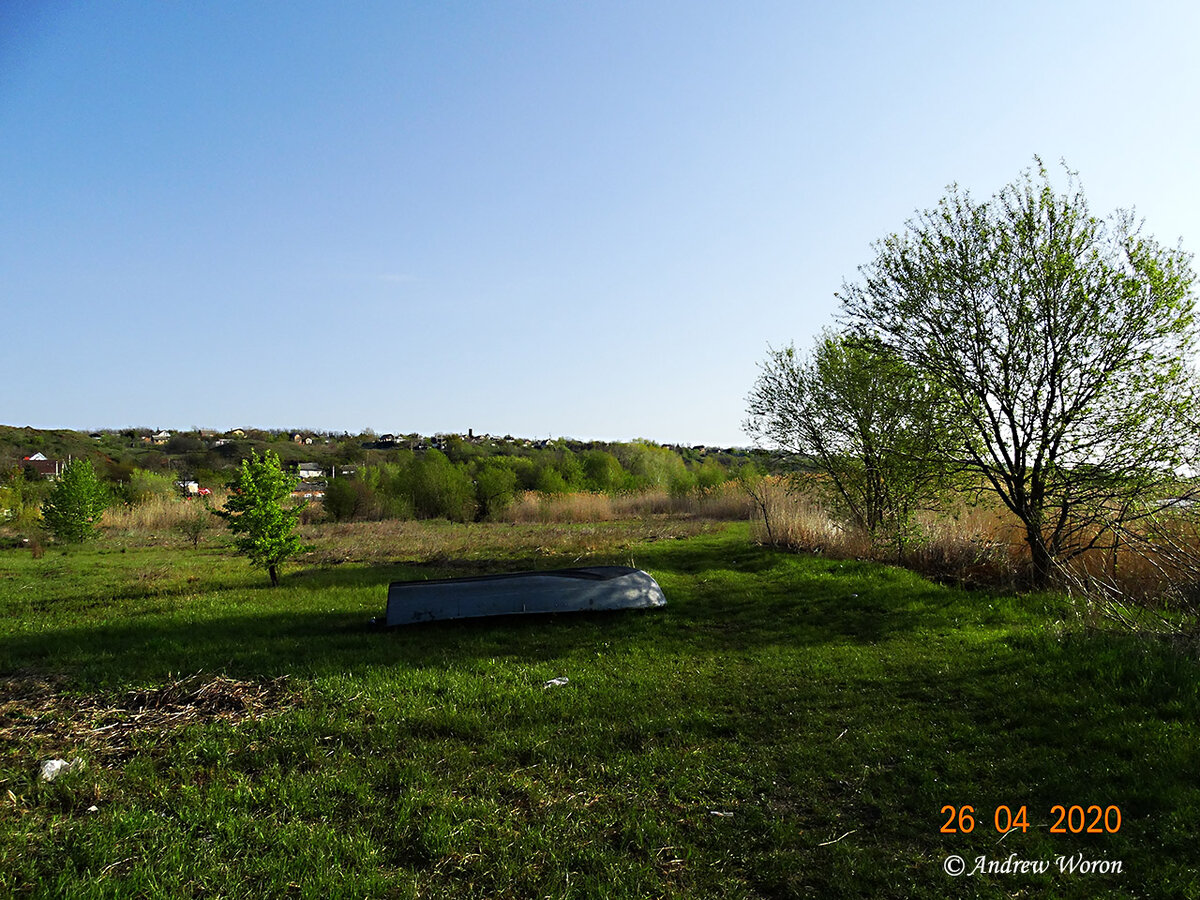 Лодка у реки Аксай