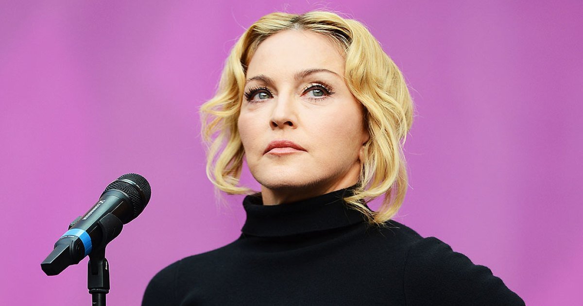 Мелочь в ладошке. Человек который считает каждую копейку. Денежный человек. Считающий каждую копейку. Считающий каждую копейку.