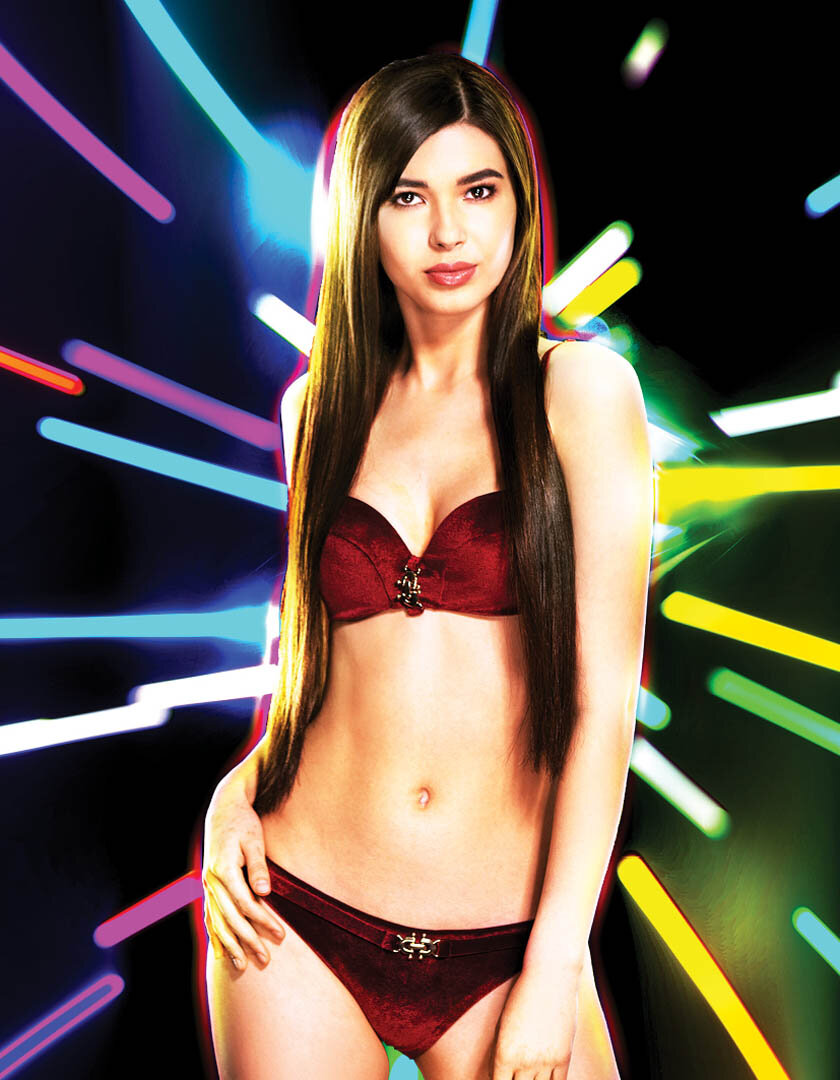   Мы тут с вами уже успели посмотреть всякие конкурсы красоты. И Мисс Мира, и Мисс Вселенная. Но ведь прежде чем девушки попадают на международные мероприятия, они должны победить у себя на родине.-5