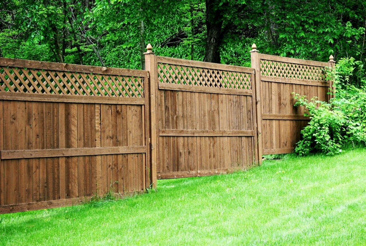 Оригинальный деревянный забор