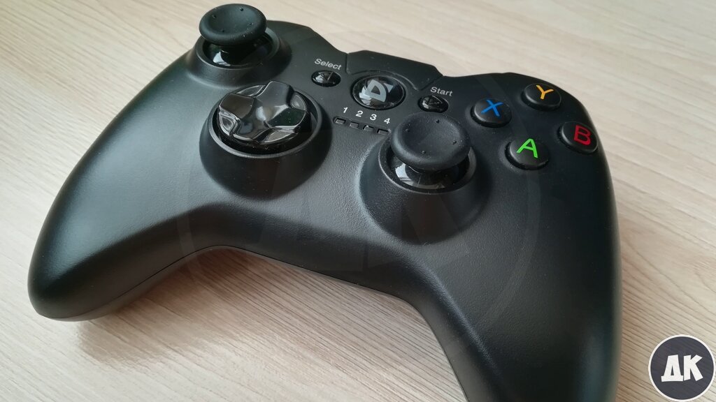 Геймпад Defender X7 внешне похож на геймпад от Xbox One