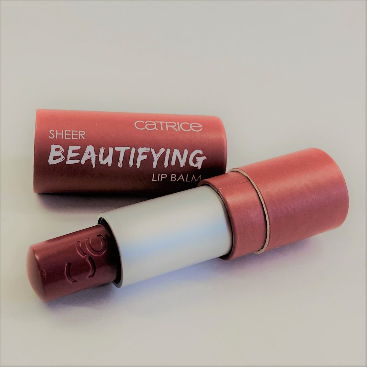 Catrice Sheer Beautifyng lip balm в оттенке №20 Fashion Mauvement