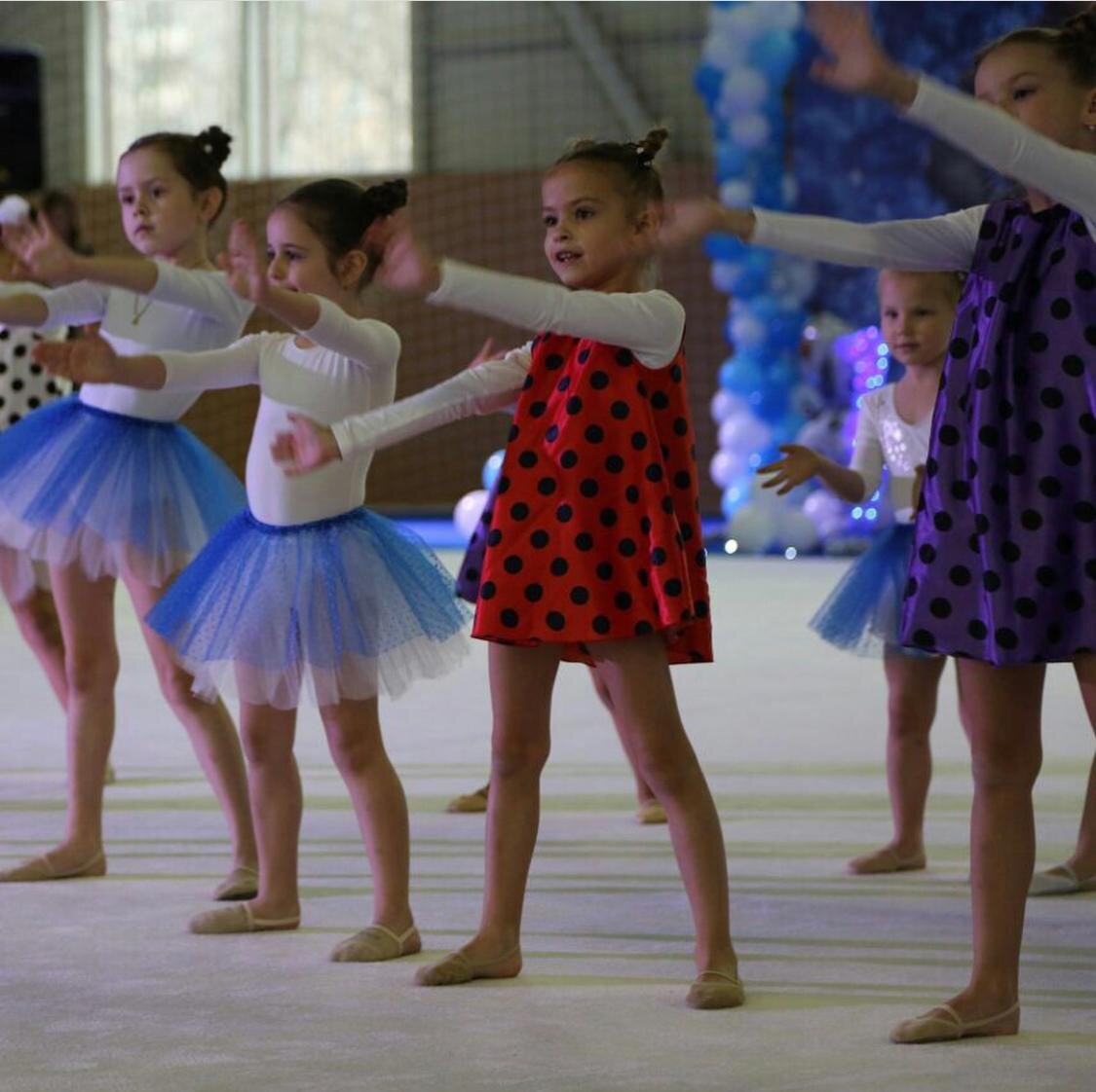 Гимнастика или танцы Что выбрать для малышей | Дети в приоритете | Дзен