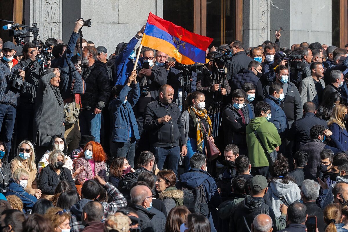 Протесты в Армении против ввода русских миротворцев. Фото с сайта https://www.news24-7.ru/