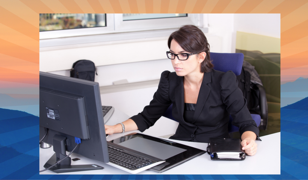 Она холодна и держит дистанцию . Работа её отдушина и способ самореализации. Фото из свободных источников