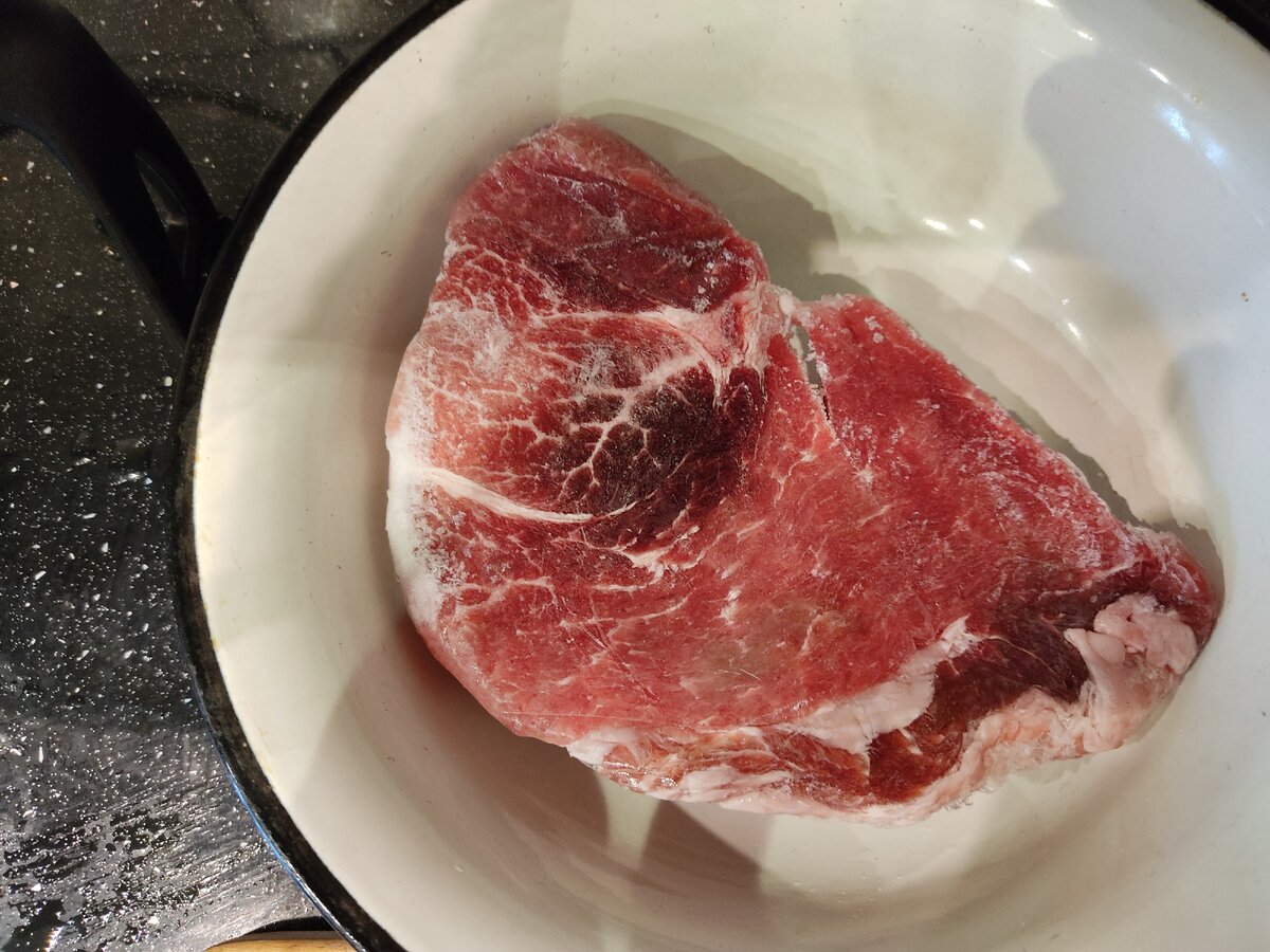 Замороженная свинина из деревни