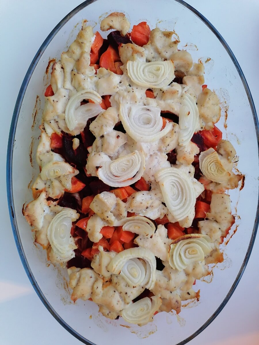 Запечённые овощи с куриной грудкой