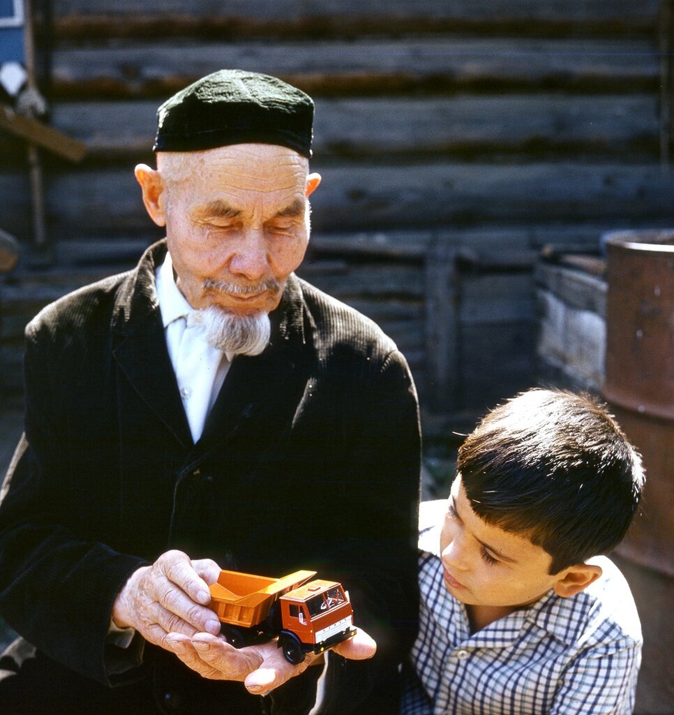 «Воспоминания о будущем».  
Рустам Мухаметзянов, 1980 г., г. Казань, из архива Рустама Сулеймановича Мухаметзянова.