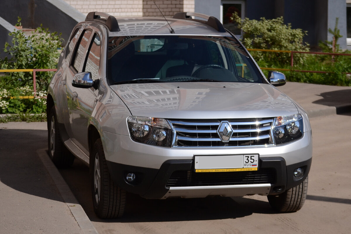 Renault Duster - передняя часть автомобиля. Автор Wikimedia commons, лицензия Creative Commons Attribution 2.0 Generic изменений нет