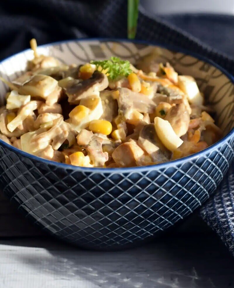 Салат с грибами, курицей и кукурузой - пошаговый рецепт с фото на steklorez69.ru