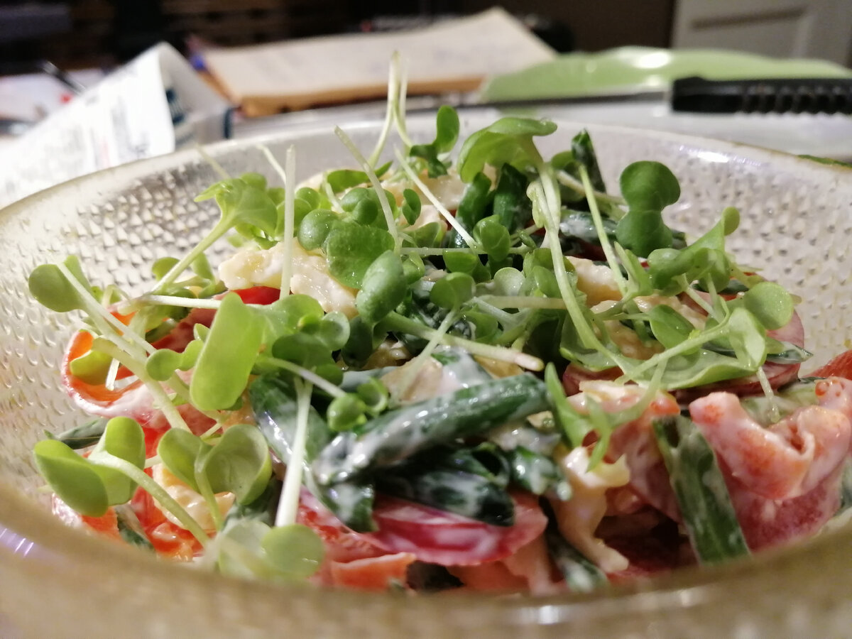 Порция - на один раз. В маленьком салатнике, как начало трапезы.