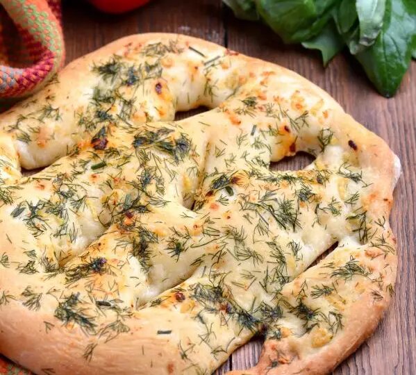 Фото: чесночная лепешка.