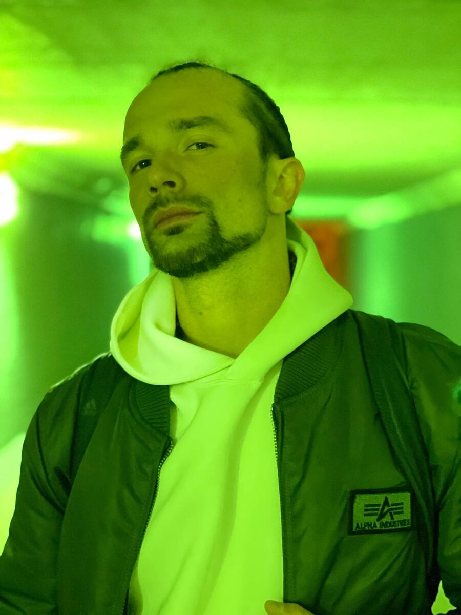 Instagram @mad_multiface