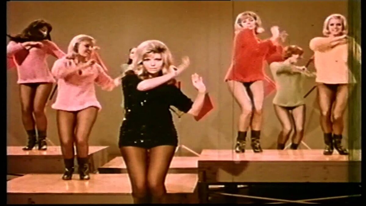 клип «These Boots Are Made for Walkin’»  1966г