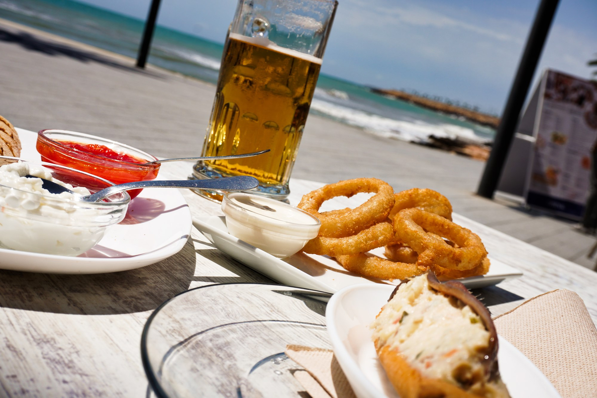 Луковые кольца с соусом тартар