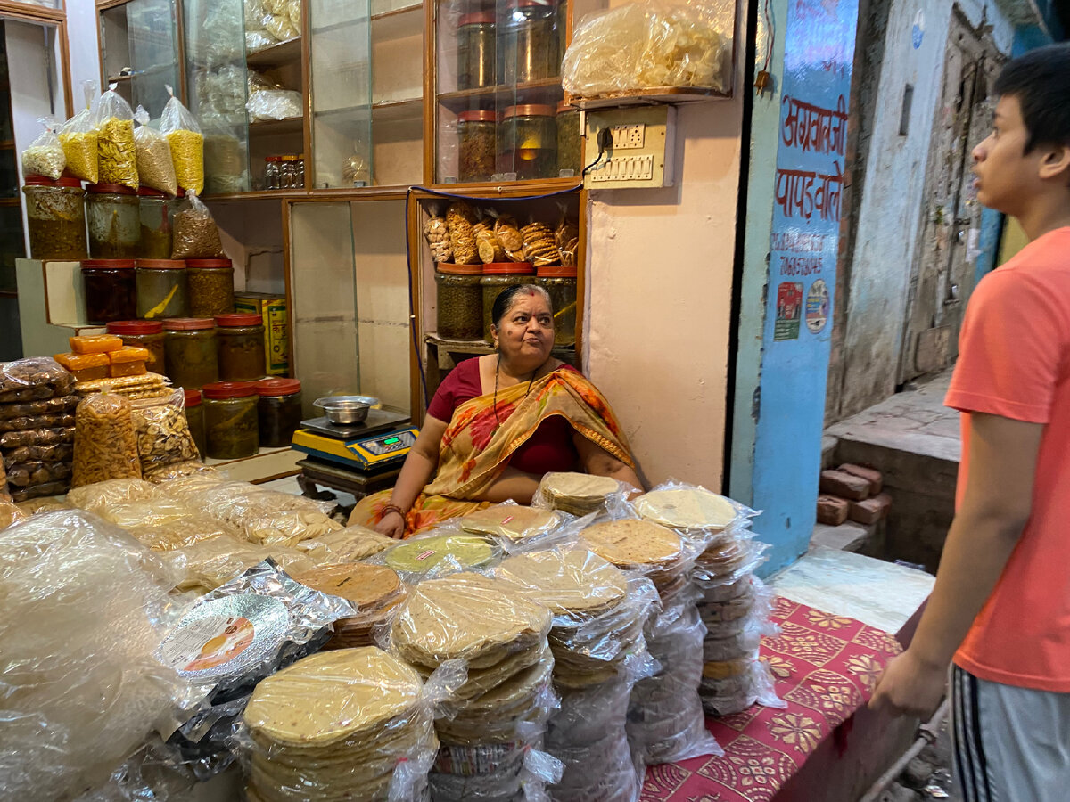 индианка «утонула» в разных видах чапатти