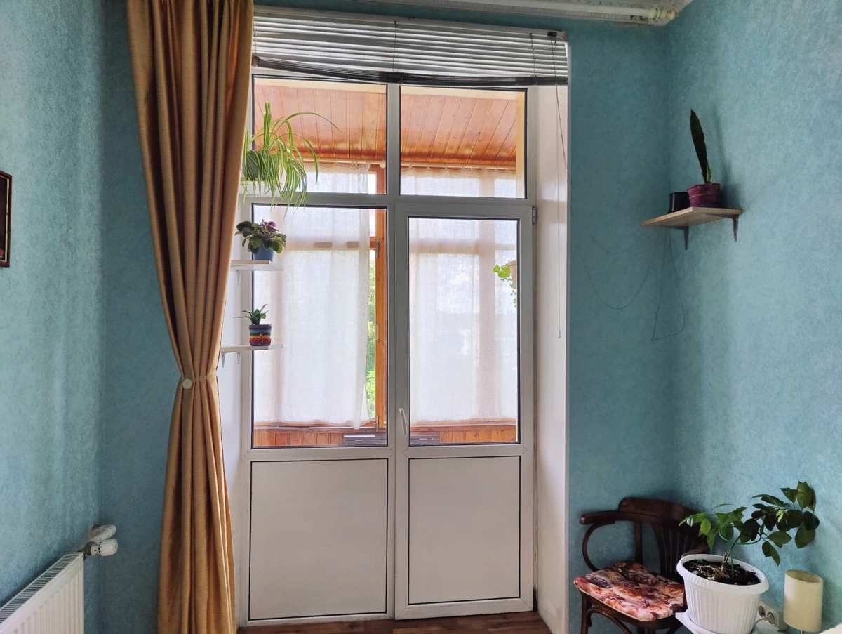 А так, никакого евроремонта, просто всё под себя