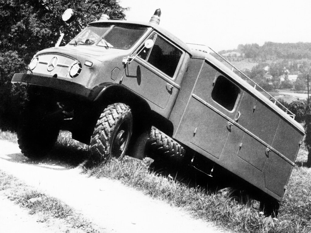 Mercedes-Benz Unimog S U82 Rosenbauer (Br.404)