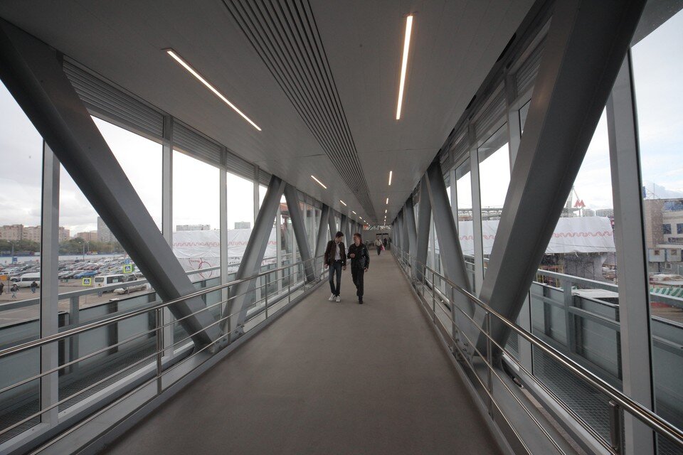     Конструкция пешеходного перехода состоит из трех частей  Тимур ХАНОВ.