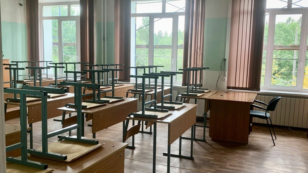     Школа в Якшур-Бодьинском районе и два детских сада в Воткинском и Красногорском районах закрыты на карантин по острым респираторным вирусным инфекциям.