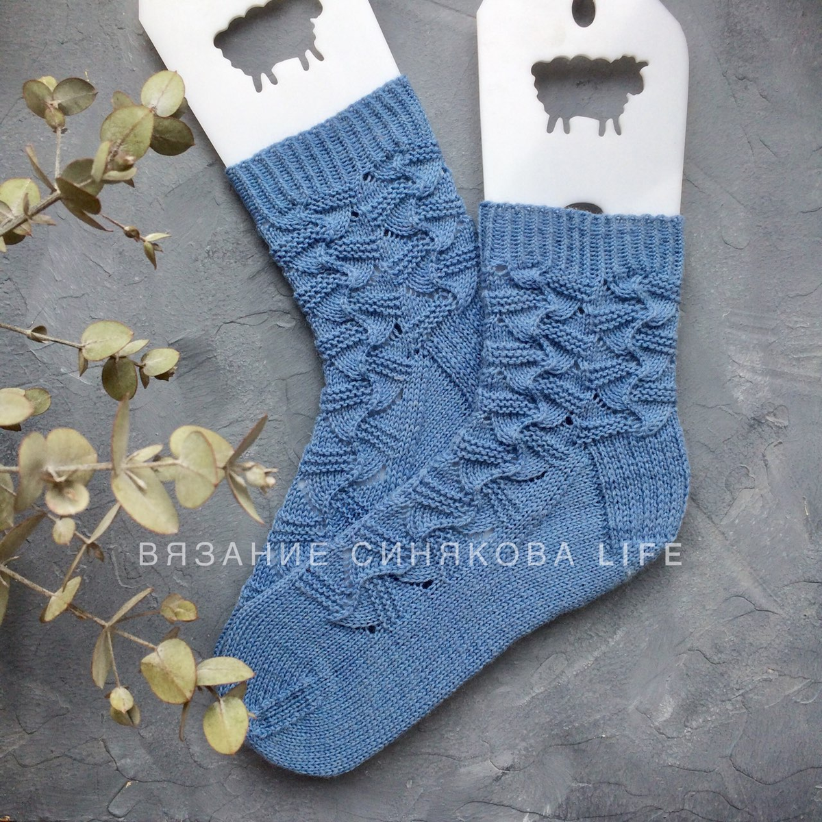 Носки женские спицами, описание вязания