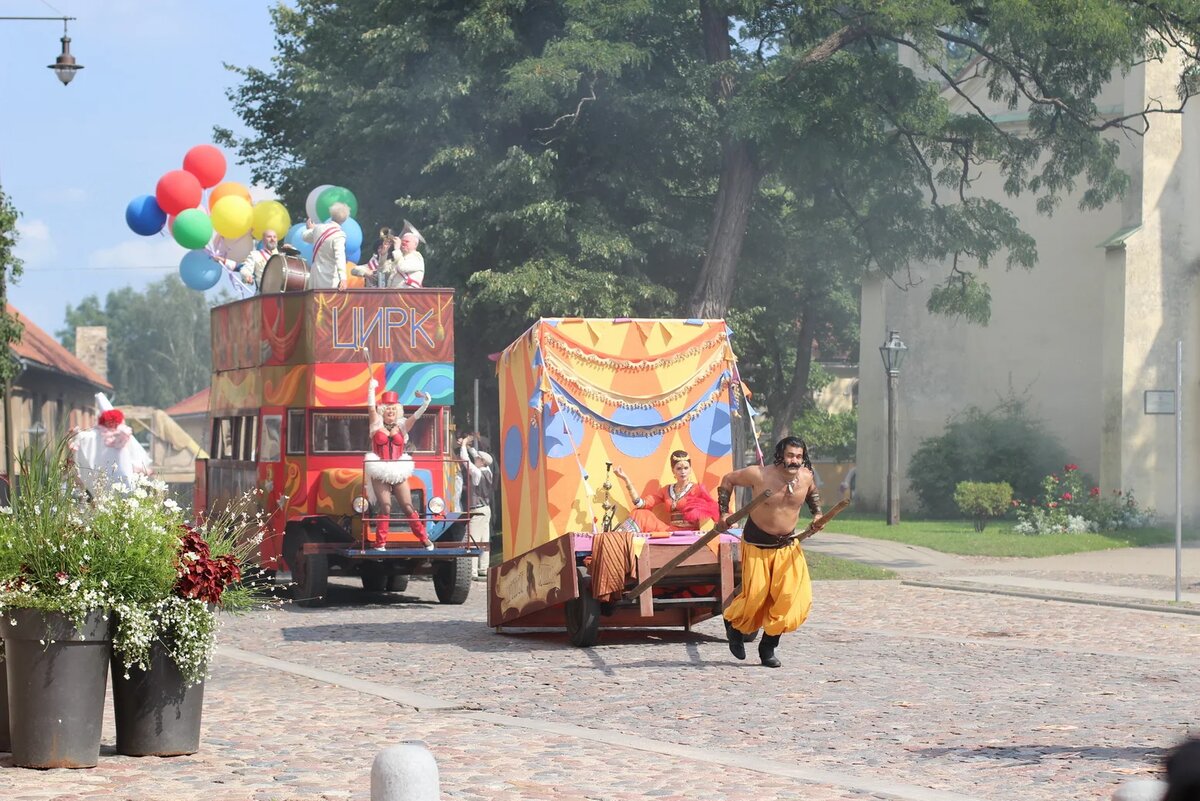 "Смертельный номер", кадр из фильма, источник Яндекс картинки