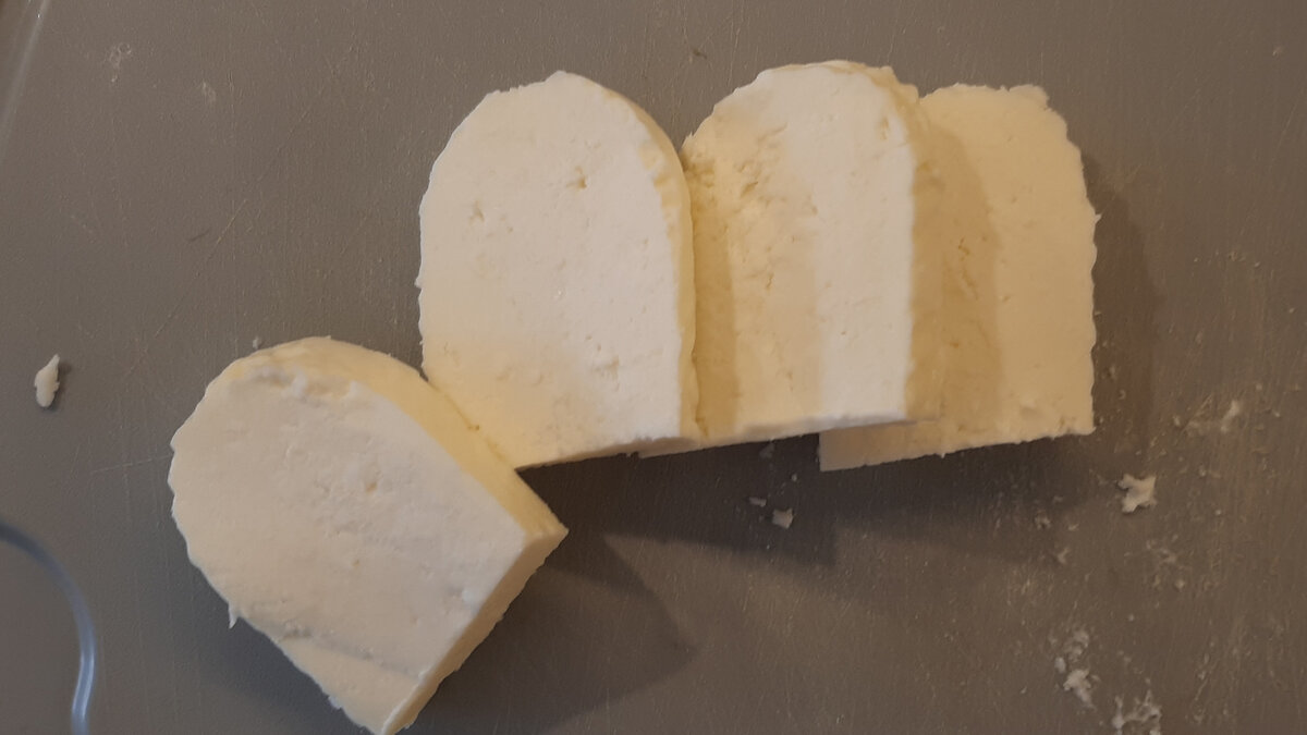 Порция на одного - примерно 1/3 или 1/2 такой пачки.