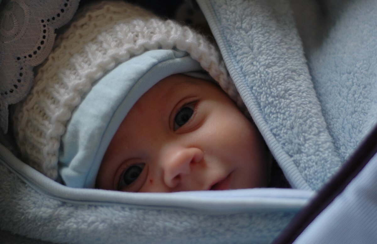 Это мой сын в возрасте 2-3 месяцев