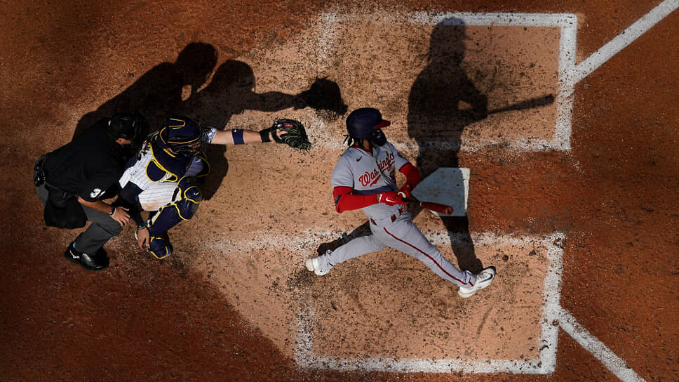    Милуоки, США. Бейсбольный матч между командами «Вашингтон Нэшионалс» и «Милуоки Брюэрс»