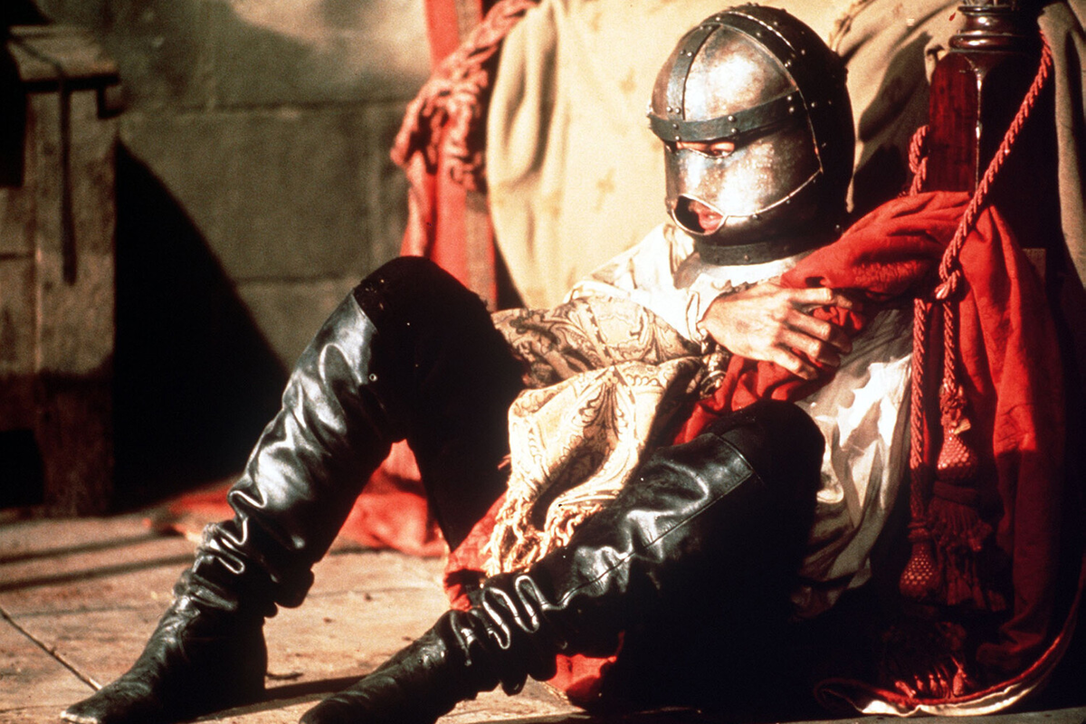 Кадр из фильма «Человек в железной маске» (1998) / Фото: MGM/UA