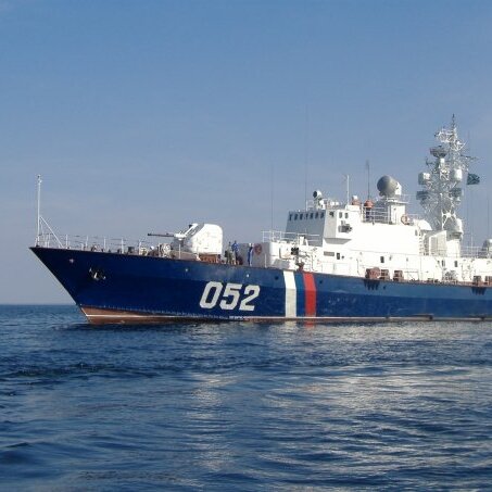 Военный корабль.