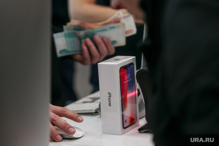    Алексей Родин заявил, что из-за кредита на телефон человек может загнать себя в долговую яму