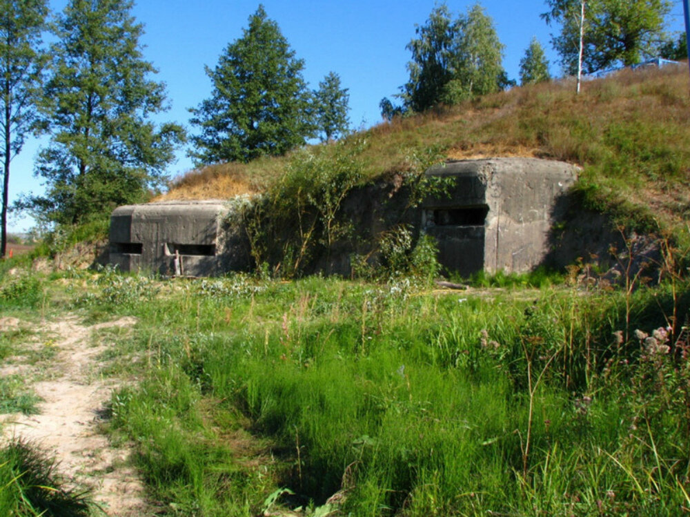 Оголовки ДОТа №205, наиболее активно участвовавшие в бою. Современный вид. Фотография использована в качестве иллюстрации.