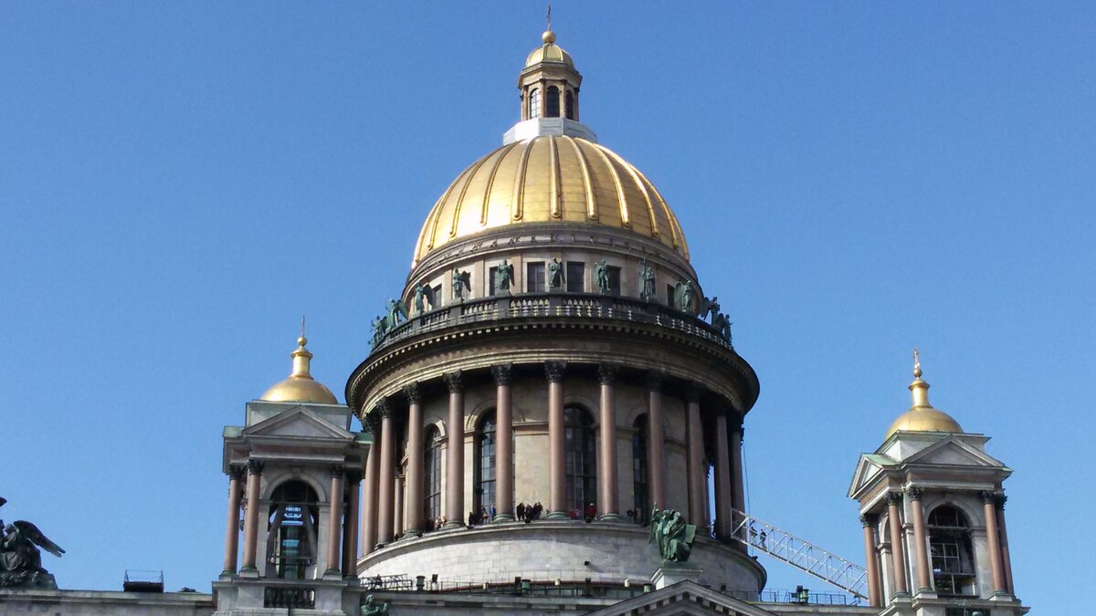 Колоннада Исаакиевского собора.