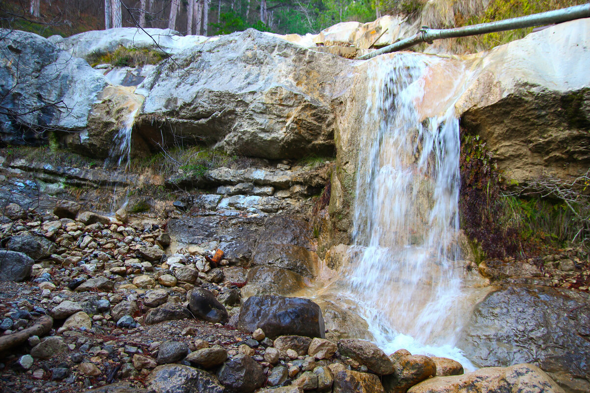 Водопад Яузлар по пути.