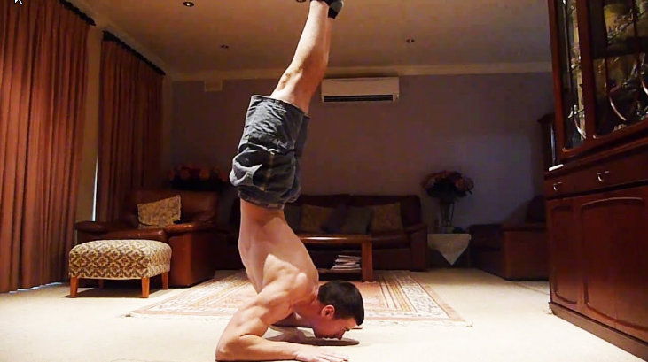 Пуш гол. Тигровая стойка. Push up Handstand muscles. Бендинг в видео. To do a Handstand gifk.