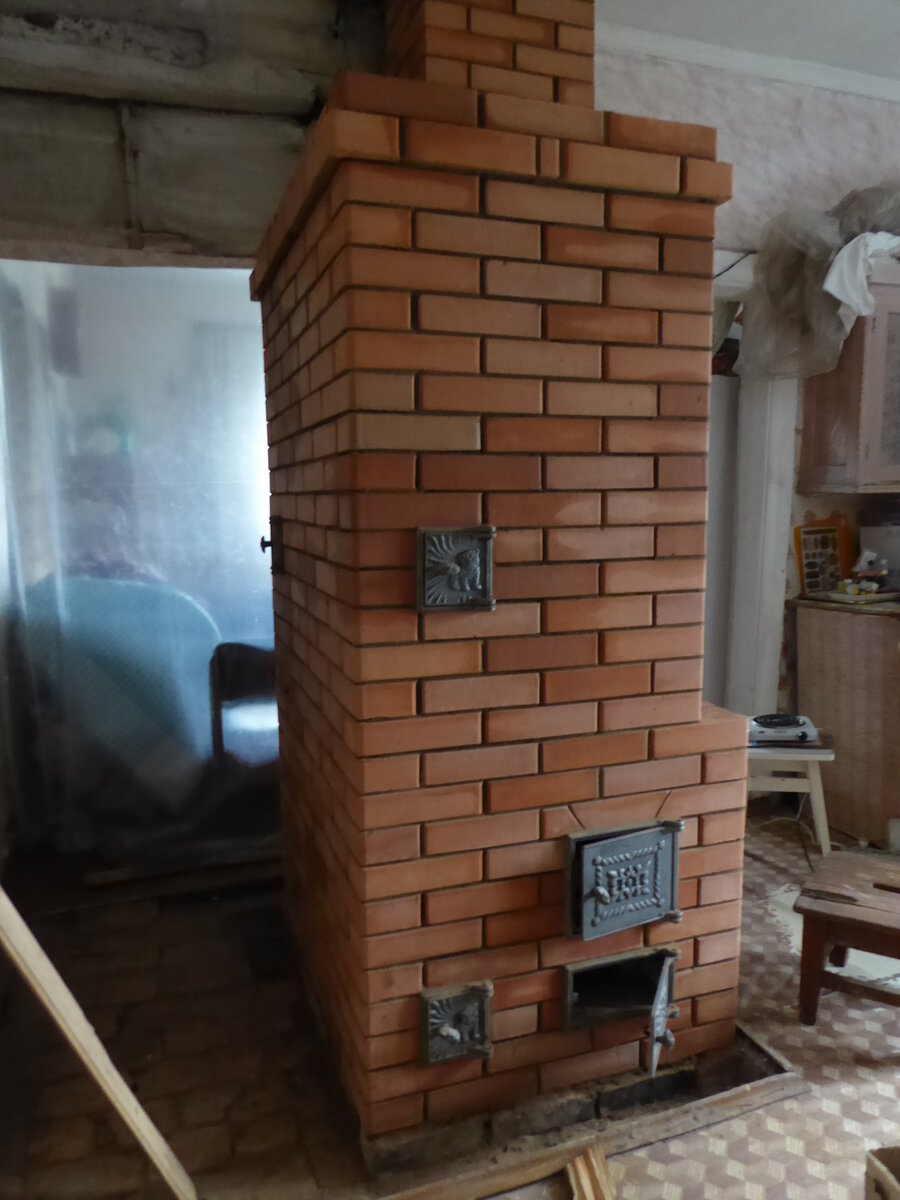 Мокрые кирпичи первый признак сырой печи:)