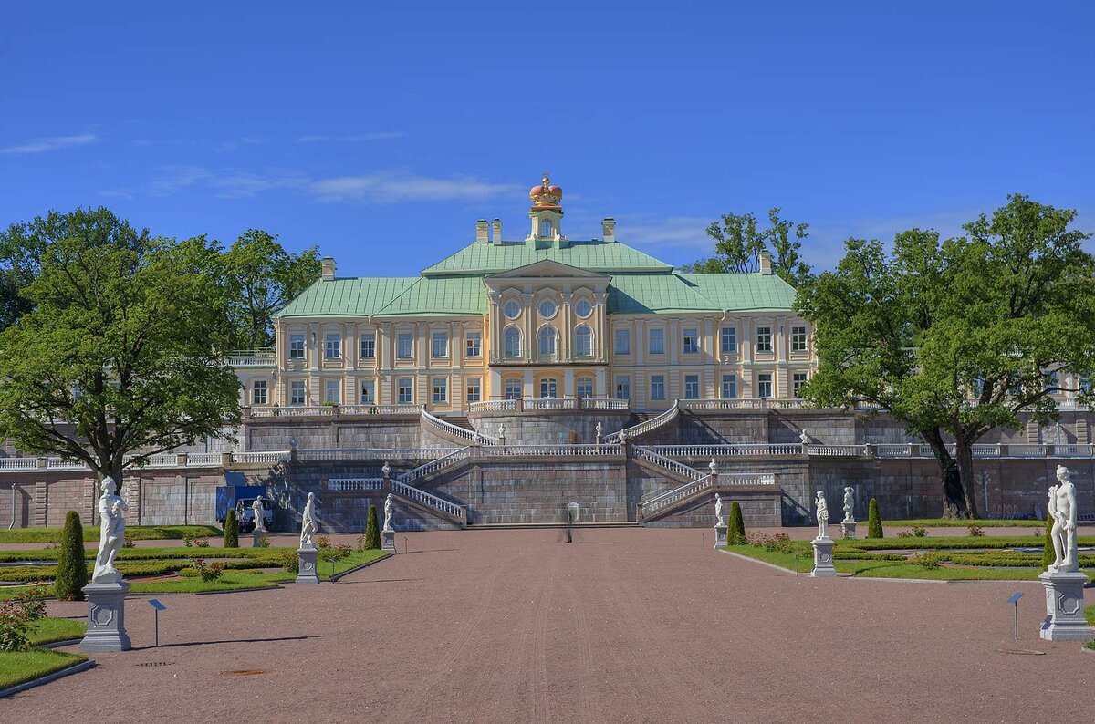 Большой меншиковский дворец фото