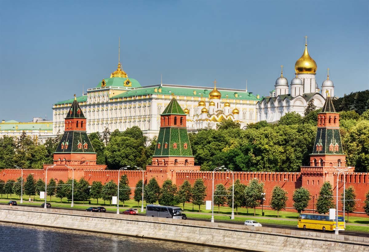 https://static.tonkosti.ru/images/5/58/%D0%A1%D1%82%D0%B5%D0%BD%D1%8B_%D0%BC%D0%BE%D1%81%D0%BA%D0%BE%D0%B2%D1%81%D0%BA%D0%BE%D0%B3%D0%BE_%D0%9A%D1%80%D0%B5%D0%BC%D0%BB%D1%8F.jpg
