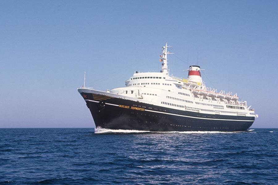 Теплоход "Михаил Лермонтов"