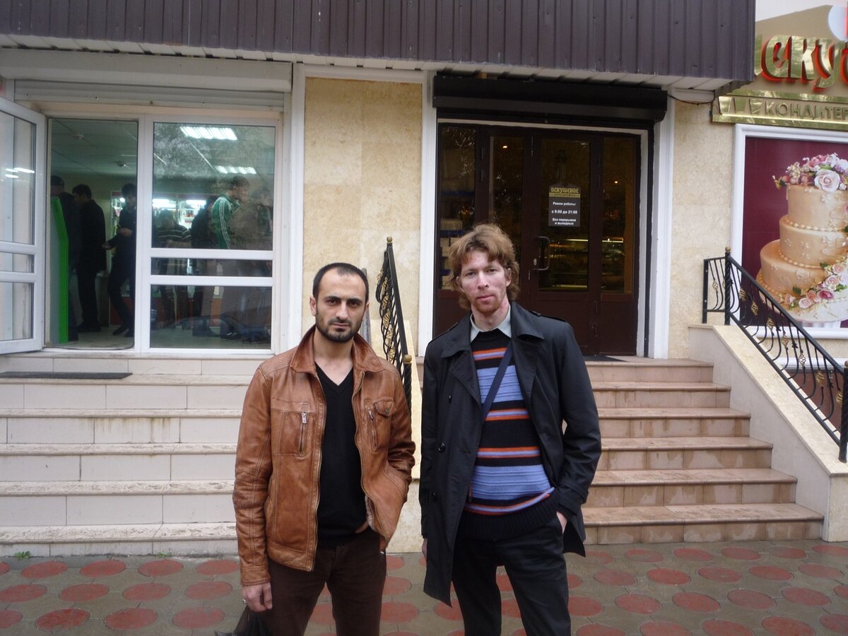 Я с другом Мовсуром в Грозном. Фото Артюхов Д.