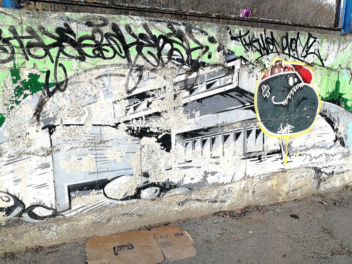 Чуть ниже Парамоновских складов