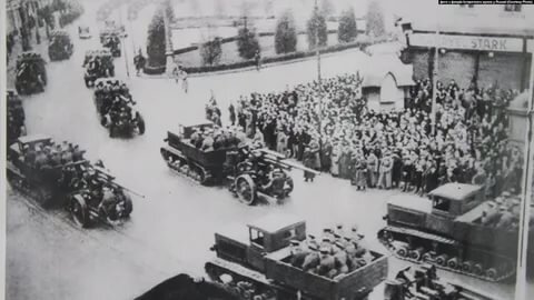 Красная армия во Львове, 1939. Найдите десять отличий, так сказать. Фото: zen.yandex.ru