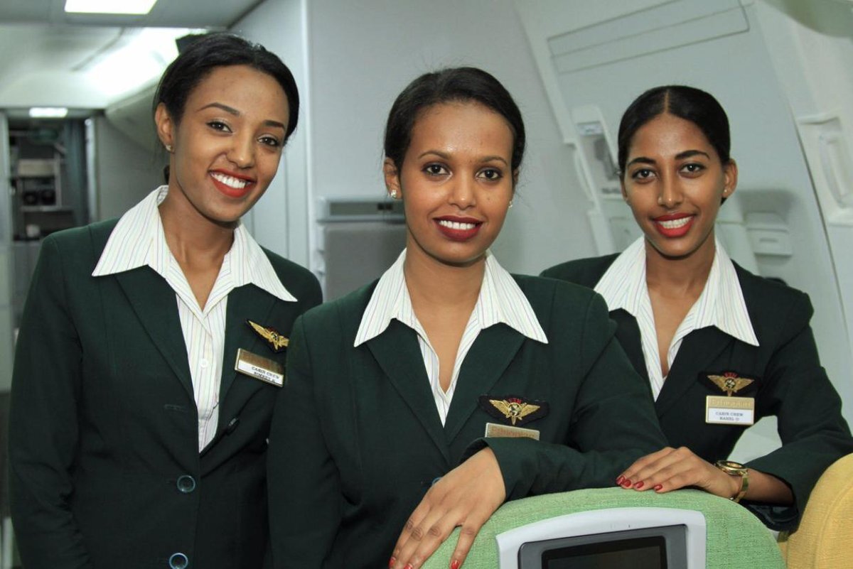 Ethiopian airlines отзывы. Ethiopian Airlines стюардессы. Эфиопские авиалинии стюардессы. Ethiopian Airlines форма стюардесс. Ethiopian самолет Ethiopian Airlines.