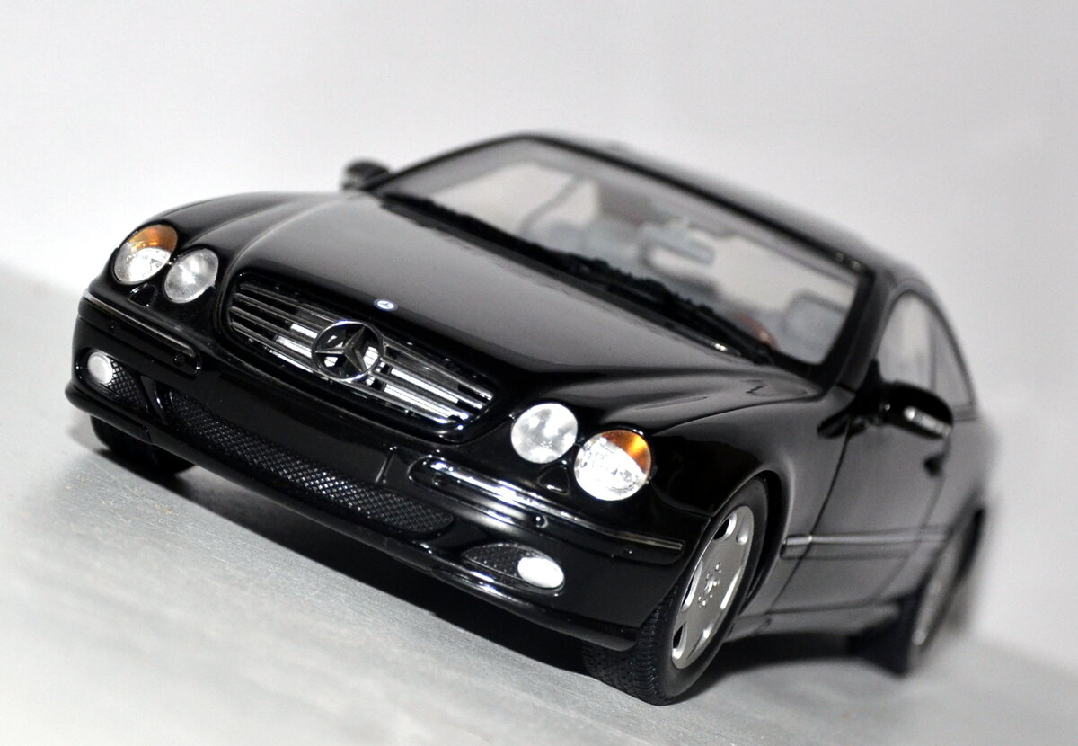 Модель: Mercedes CL600 W215 2000 1/18 №70112