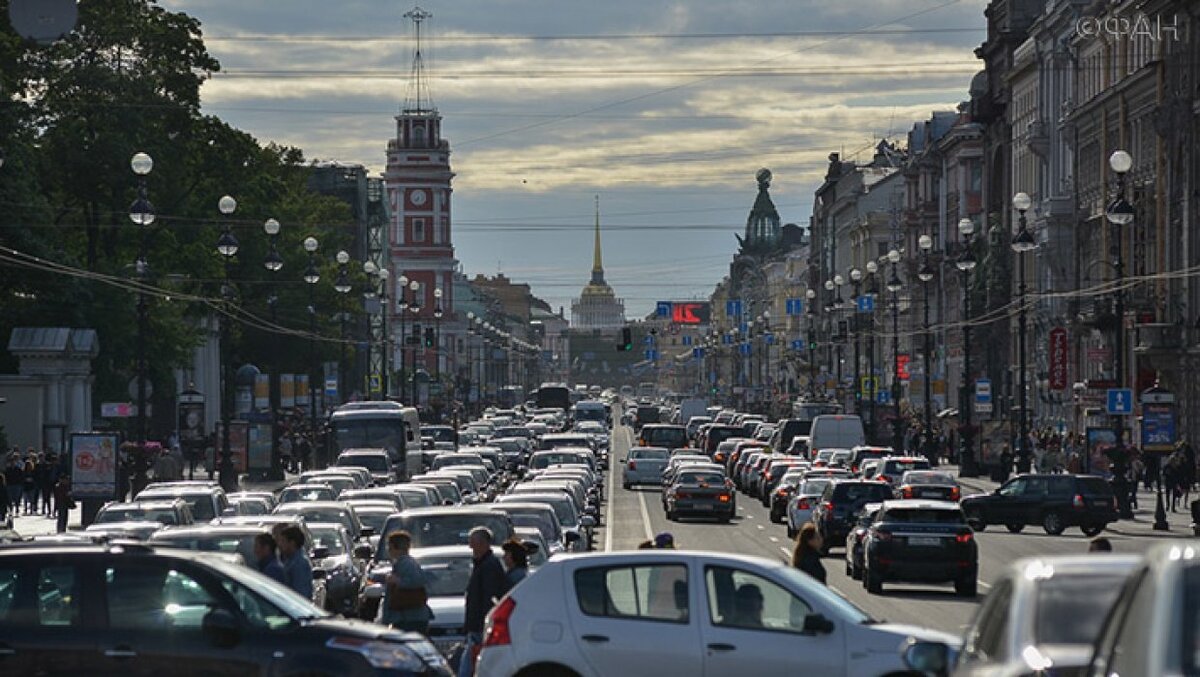 Пробка на Невском проспекте, Санкт-Петербург