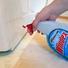 Если Вы любите наслаждаться вином небольшими порциями, то тогда перелейте вино в банку, в которой оно полностью заполнит все внутреннее пространство, не оставив его воздуху и поставьте в холодильник.
В таком виде вино сможет храниться достаточно долго. 0  Как передвинуть тяжелый предмет.
