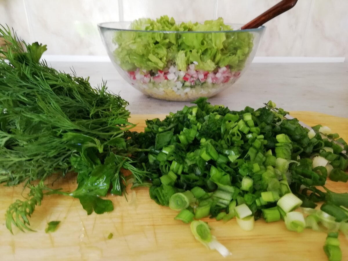 Ингредиенты (единого количества ингредиентов нет, чаще всего в салат идет столько, сколько есть в холодильнике) 