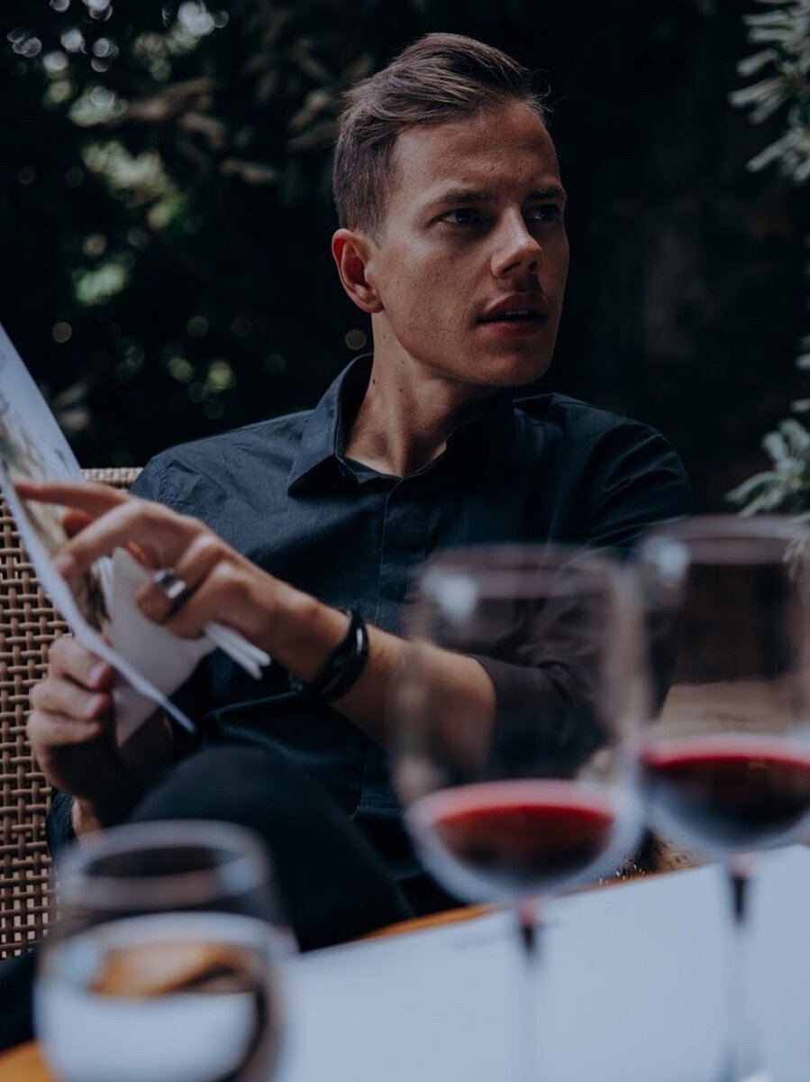 Пьем вино, мой муж