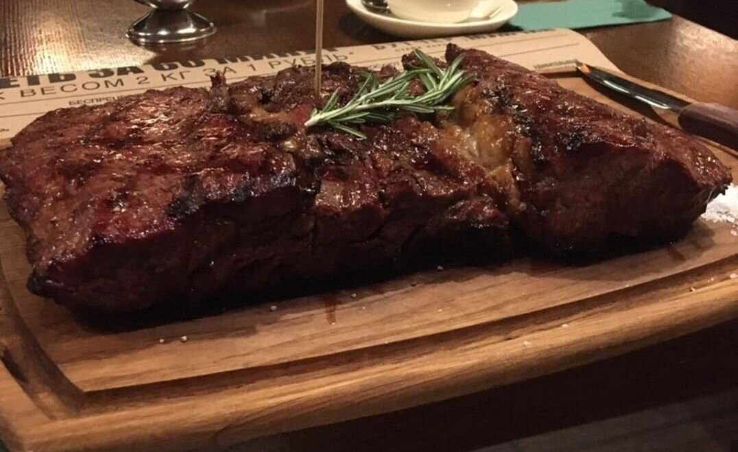 2 кг стейк из мраморной говядины